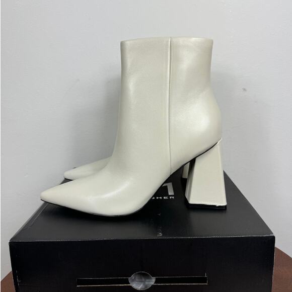 New Marc Fisher LTD Kulika Pointed Toe Bootie in Ivory Leather Women's Size 7.5 - Picture 4 of 9